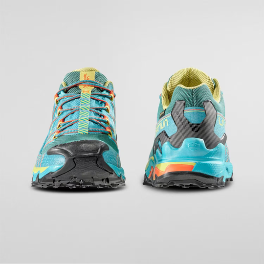 Ultra Raptor II Woman Gtx hiking shoes with GORE-TEX membrane, abrasion-resistant mesh, and colorful lacing system, front and back view.