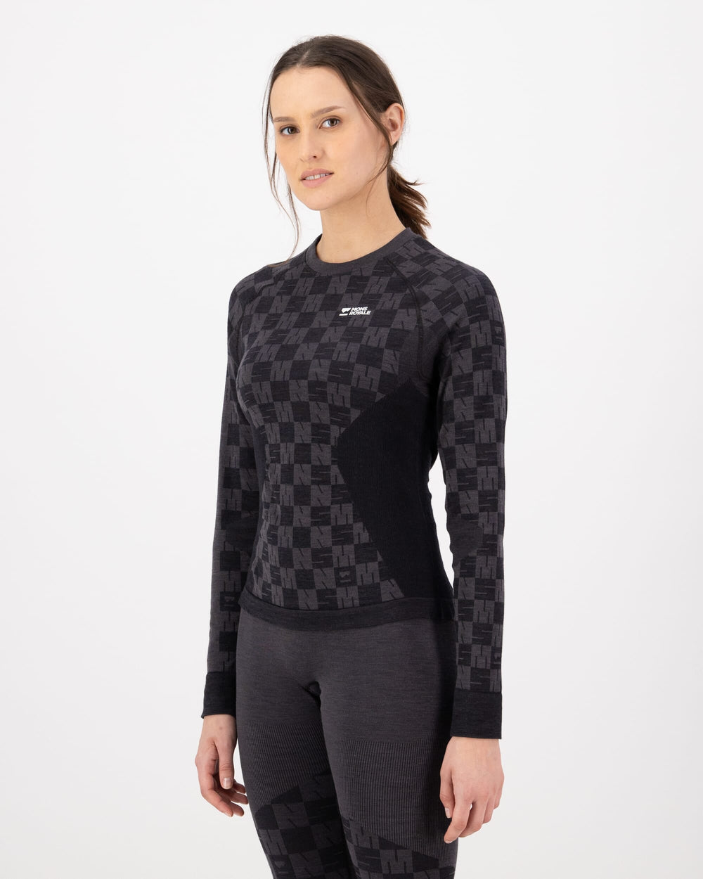 Mons Royale Ascender Merino Base Layer Long Sleeve donna Forged Iron/Black 100809-1171-913, vista frontale indossata