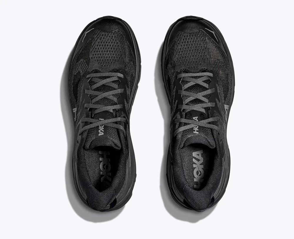 M Challenger 8 trail shoe with optimal cushioning and traction on road and gravel