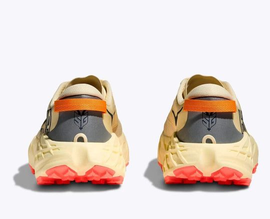 W Speedgoat 7 trail running shoe with Vibram Megagrip sole and integrated gaiter for technical terrain