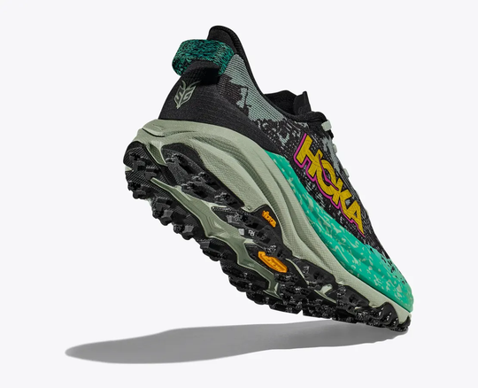 Trail running shoe "Speedgoat 6" with aggressive traction, lightweight materials, and breathable upper.