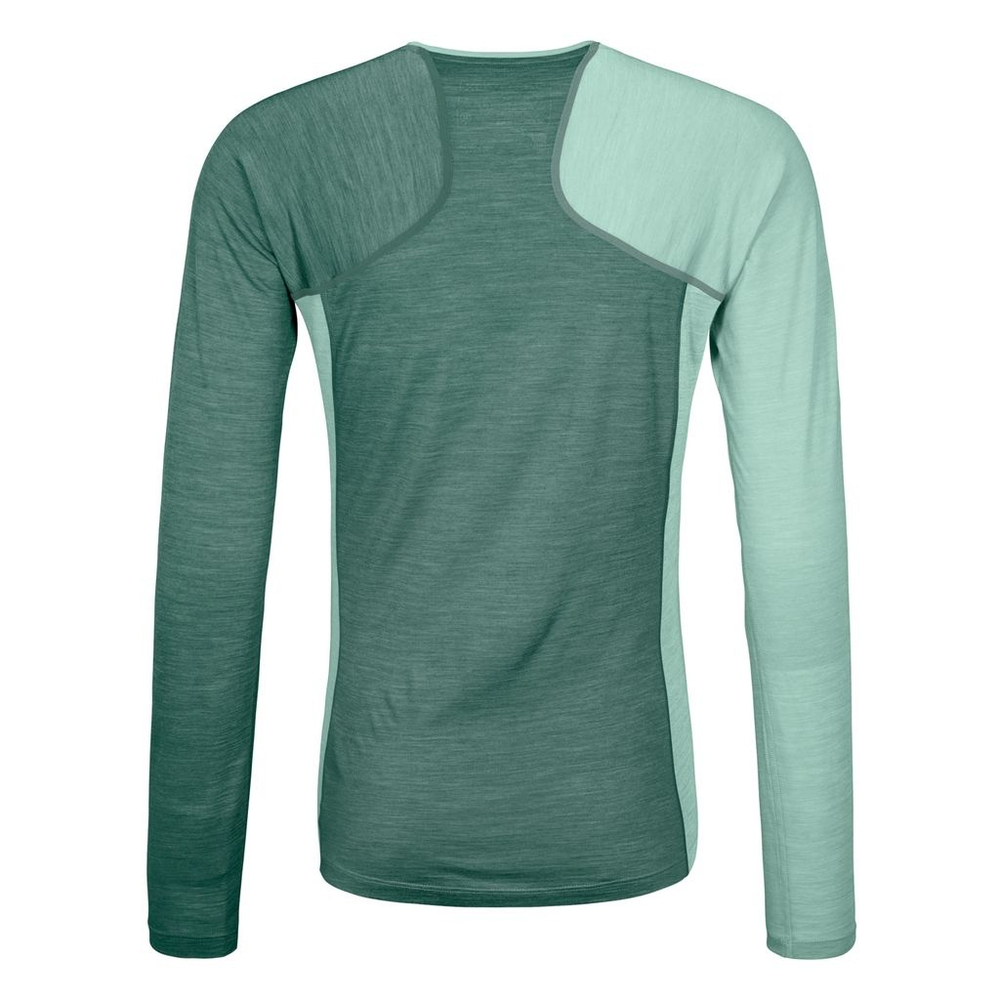 Cooling long sleeve women’s shirt in green with Merino and Tencel fibers for mountain hikes.