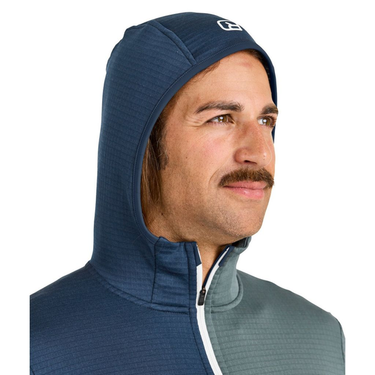 Fleece Light Grid Hooded Jkt M for men with ergonomic hood, designed for mountain excursions.