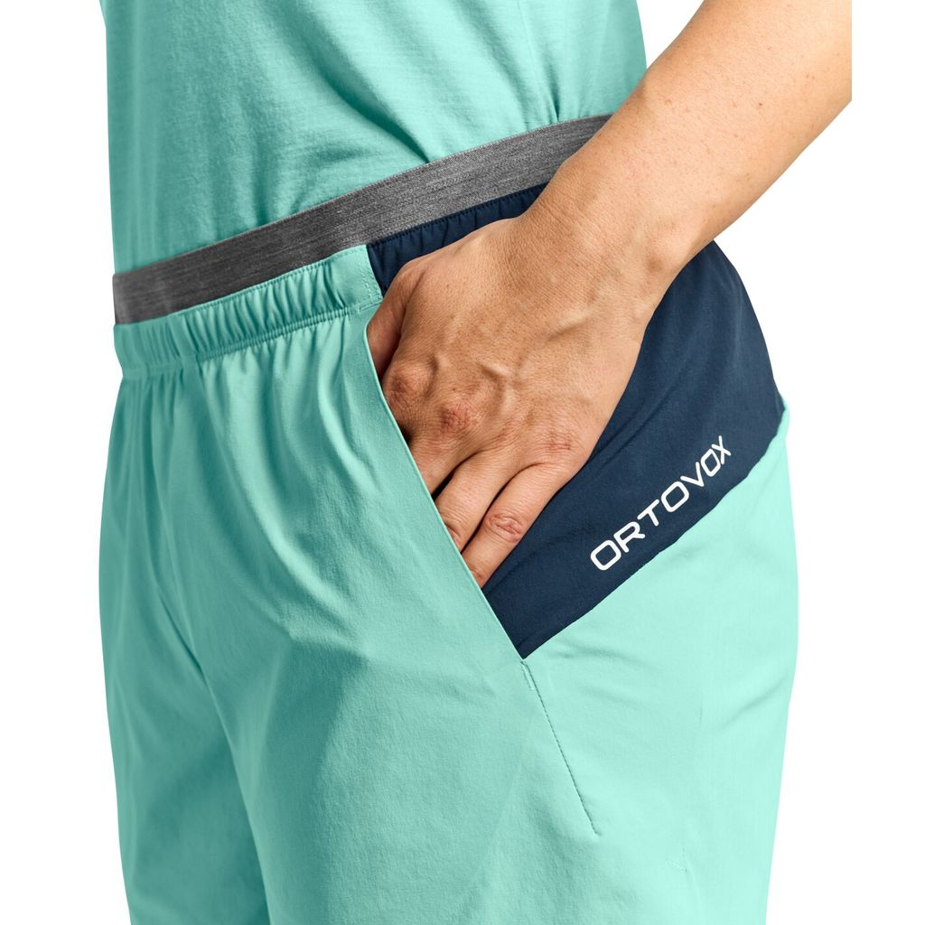 Lightweight Piz Selva Shorts for women with elastic Merino waistband and side pocket.