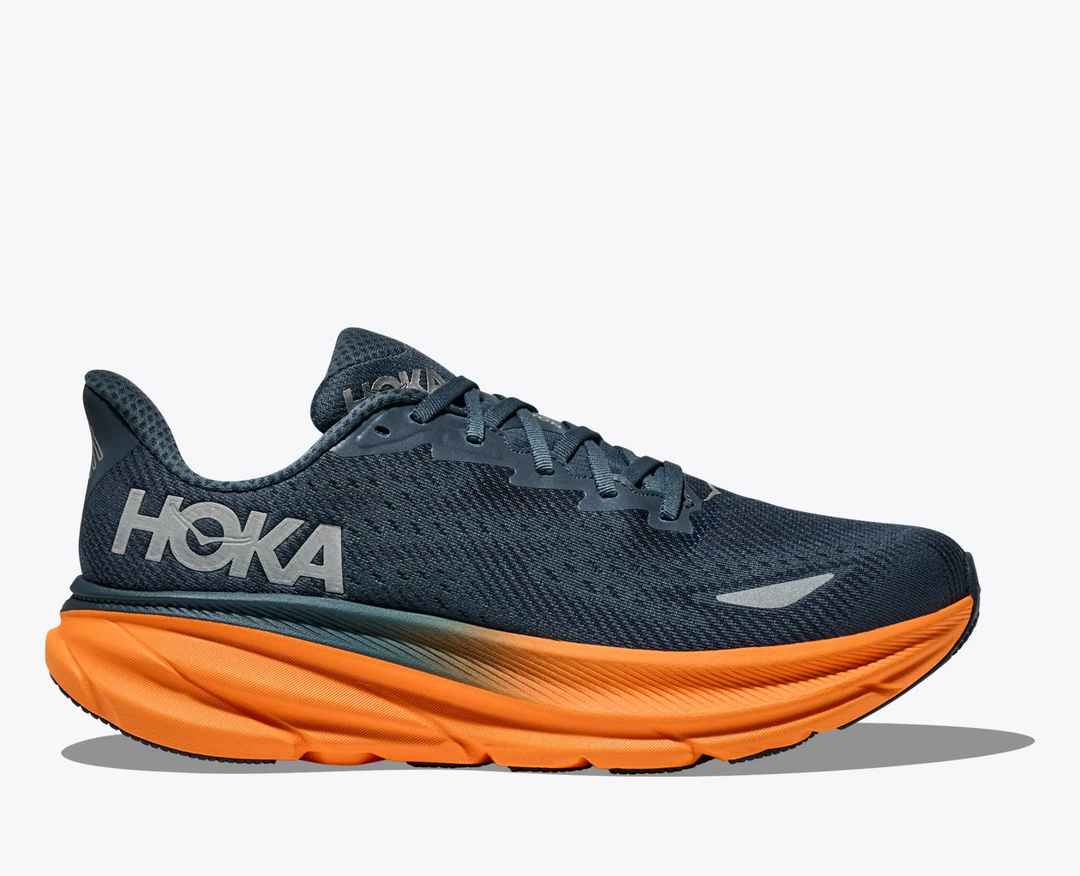 Clifton 9 Gtx running shoe with GORE-TEX, 360° reflective elements, and enhanced traction.