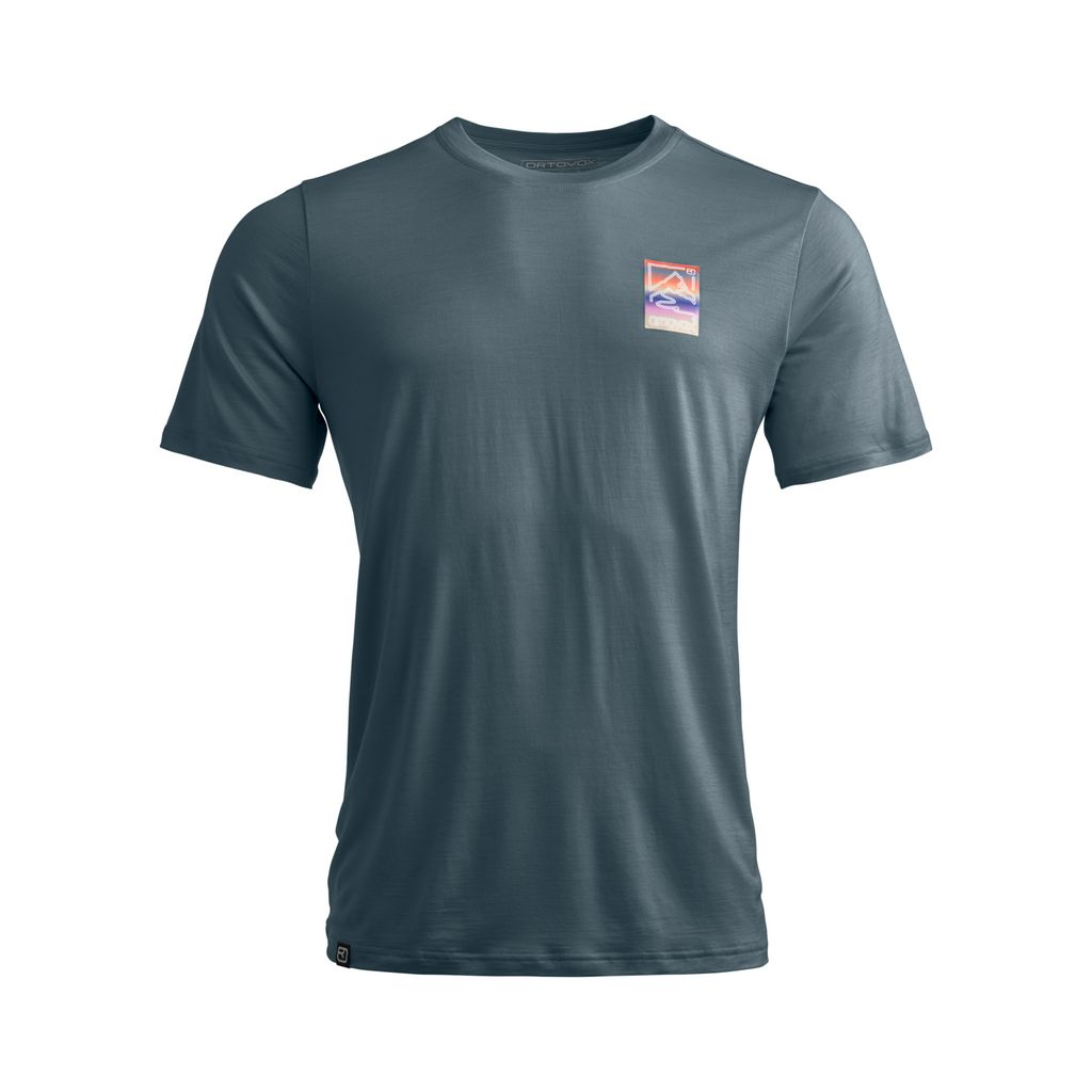 Lightweight men's Merino wool t-shirt with mountain gradient design, optimal for temperature regulation and moisture control.