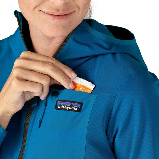 W's R1 Crossstrata Hoody with chest pocket and zip, showcasing versatile design and durable fabric.
