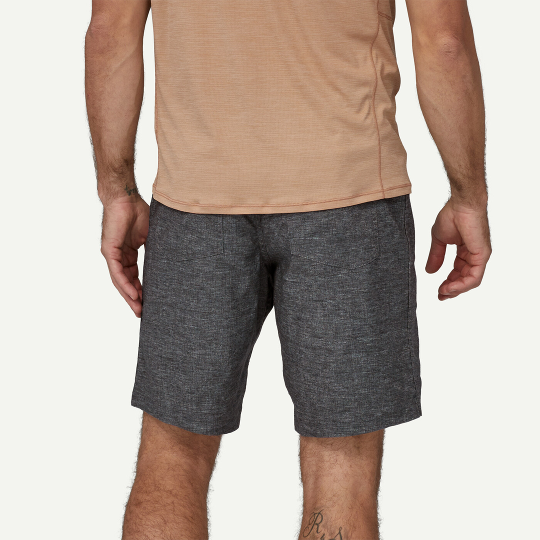 Breathable and durable men's climbing shorts made from organic cotton and recycled polyester.