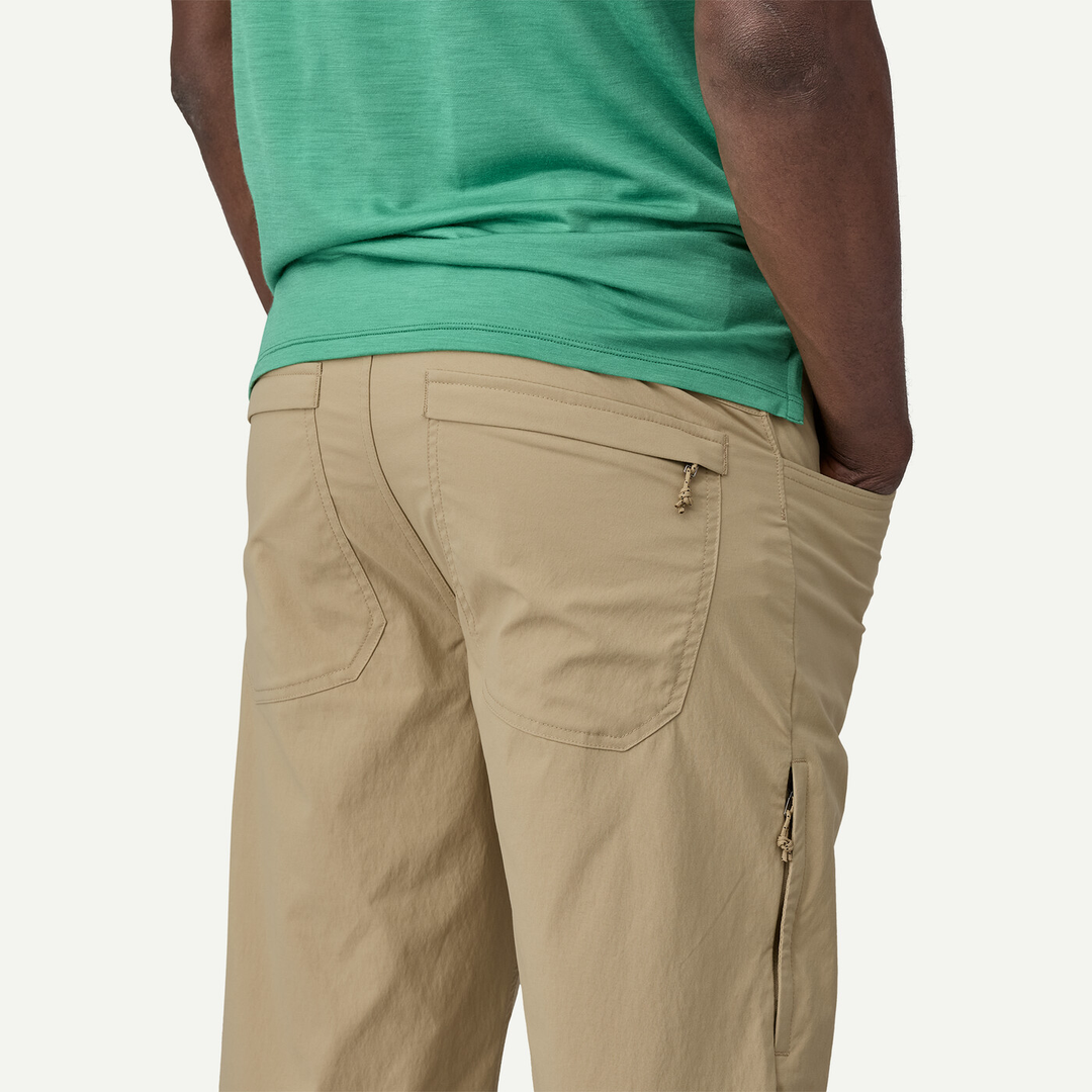 M's Quandary Pants in khaki with regular fit and multiple pockets.