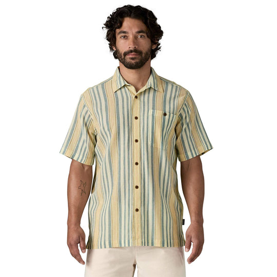 M's AC Shirt Camicia leggera da uomo in cotone organico al 100% con trama ariosa e bottoni sul davanti.