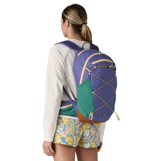 Terravia Pack 22L backpack with breathable straps and back panel, made from 100% recycled nylon, ideal for hiking.