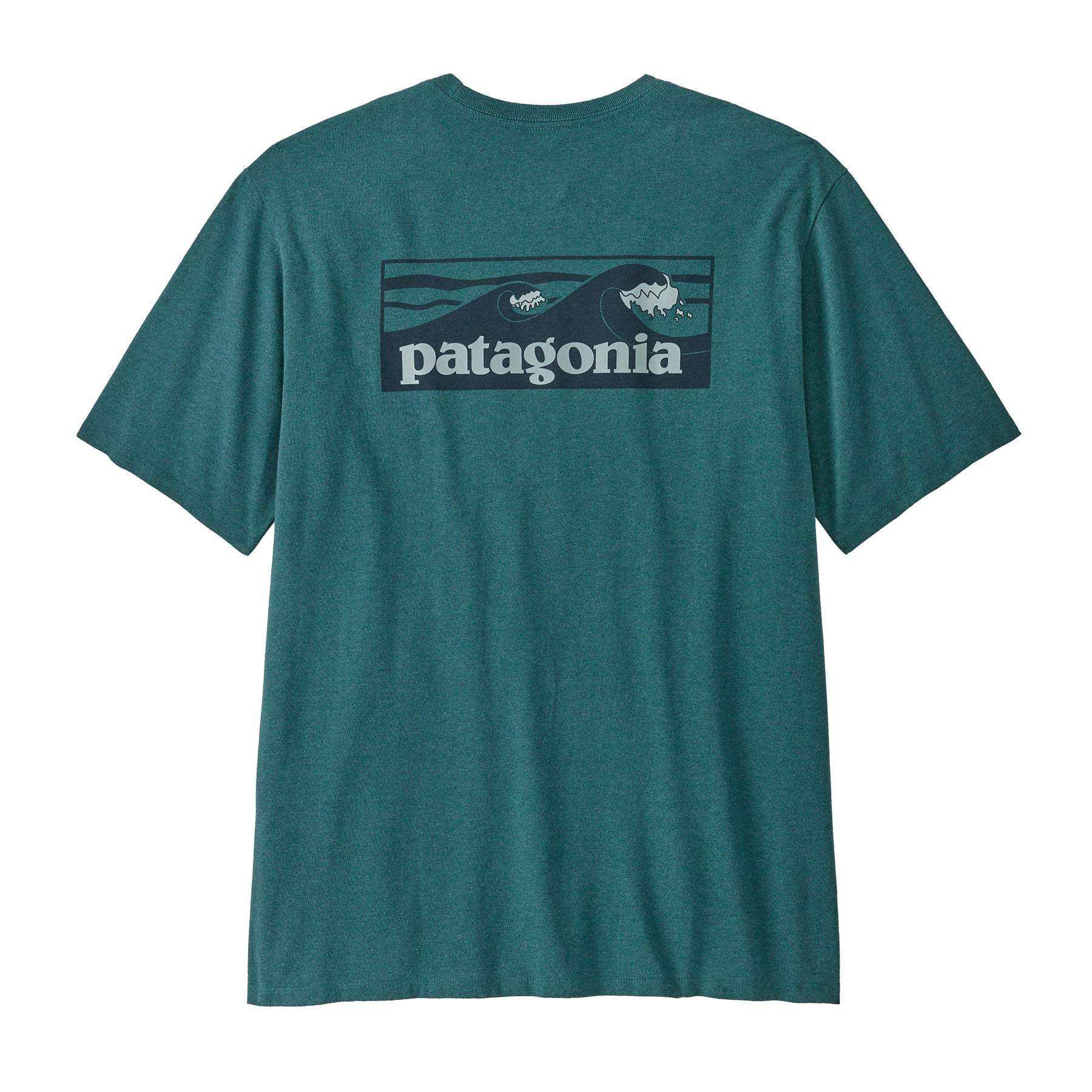 Maglietta riciclata Patagonia con taschino e certificazione Fair Trade, realizzata in materiali sostenibili