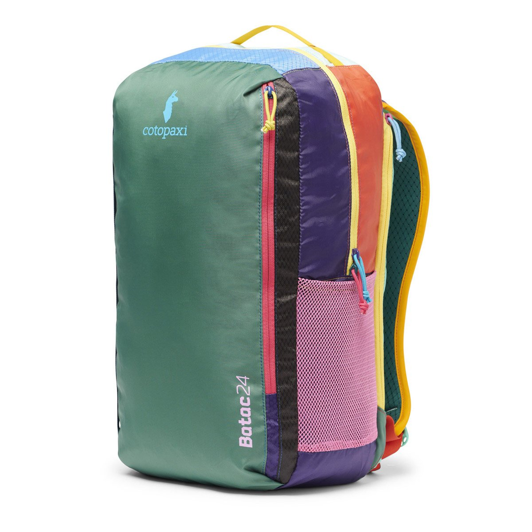 Zaino Batac 24L Del Día, colorazione unica, nylon ripstop, tasche multiple, capienza 24 litri, leggero e resistente.