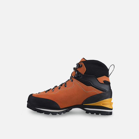 Ascent Gtx Wmn semi-ramponable waterproof climbing boots with suede leather and rubber inserts.