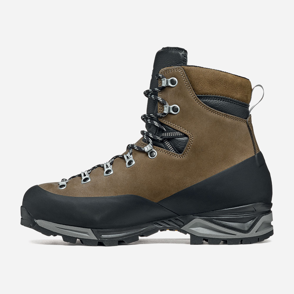 Pinnacle Trek Gtx mountain boots, waterproof nubuck leather, ideal for backpacking and trekking.
