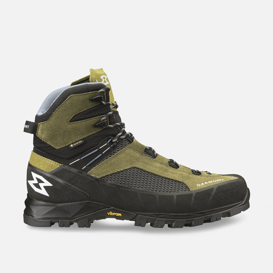 Waterproof Tower Trek Gtx hiking boots with suede and mesh upper, and thermoformed tongue for comfort.