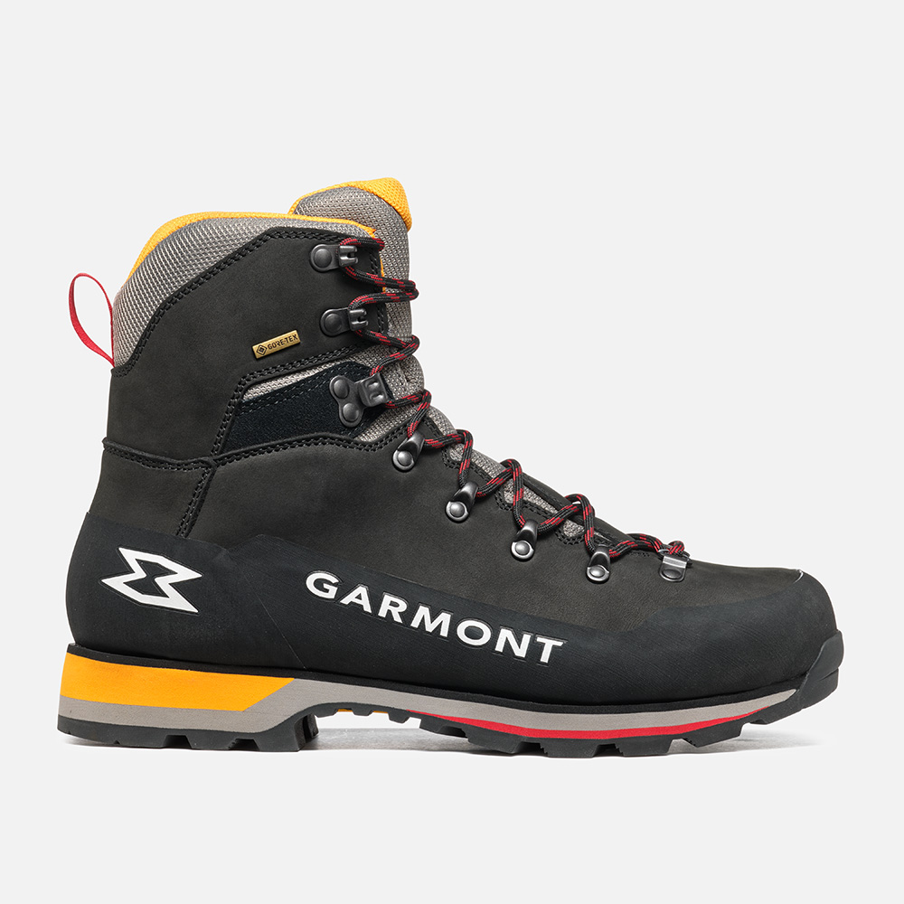 Nebraska II Gtx trekking boots with nubuck leather, waterproof design, and protective rubber rand.