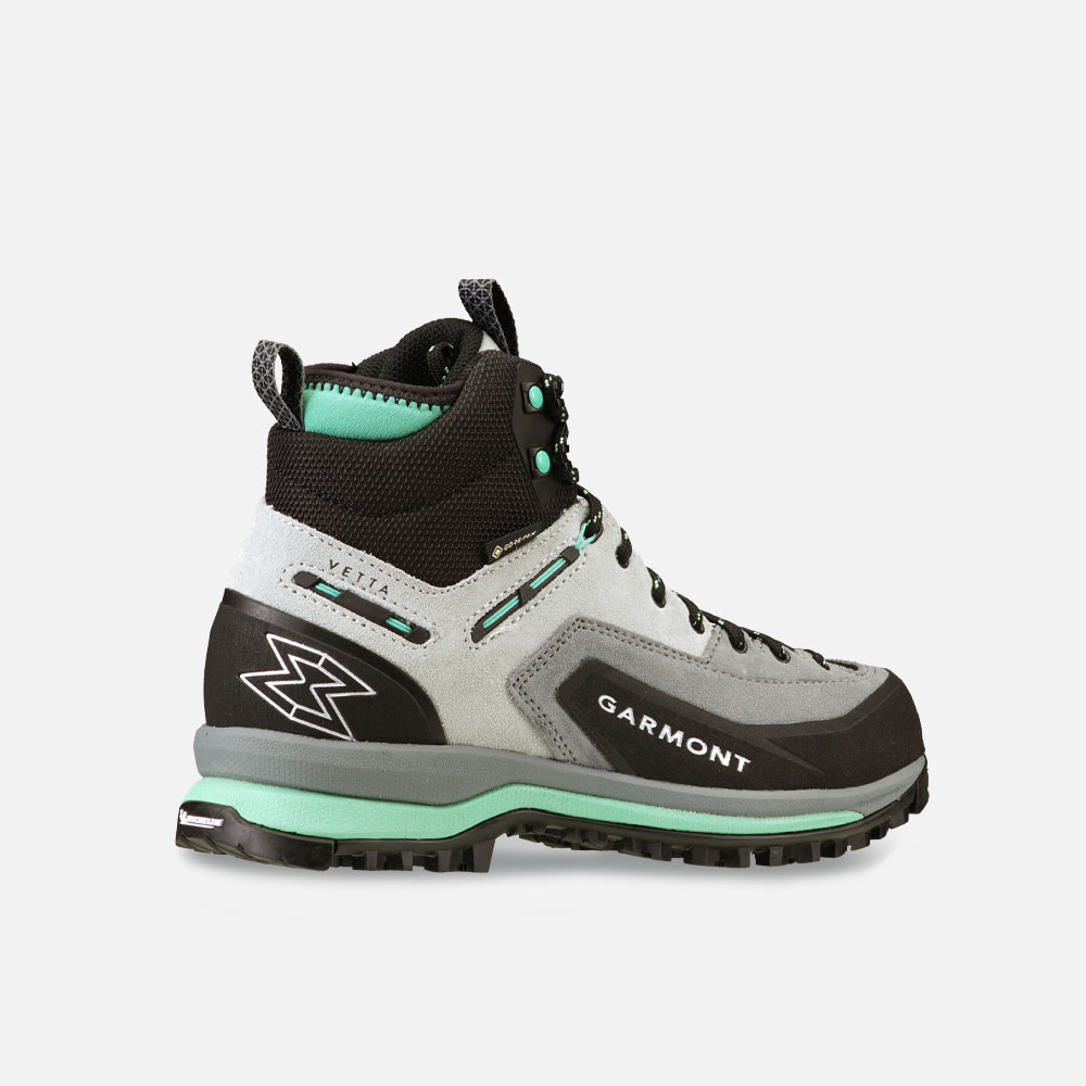 Vetta Tech Gtx Wms waterproof trekking boots, suede upper, extended lacing, ideal for mixed terrain.