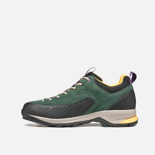 Dragontail Wms mountain shoes for daily and trail use with suede upper.