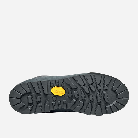 Sole of Lagorai II Gtx trekking boots with Vibram grip and durable design.