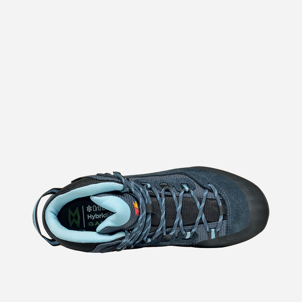 Lightweight and versatile Lagorai II Gtx trekking boots with waterproof suede and mesh upper.