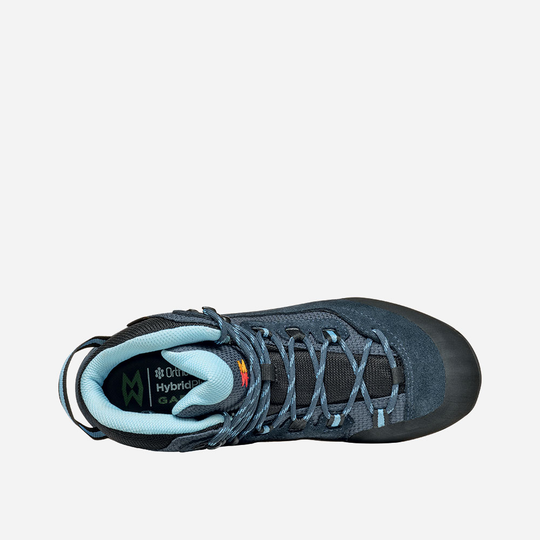 Lightweight and versatile Lagorai II Gtx trekking boots with waterproof suede and mesh upper.