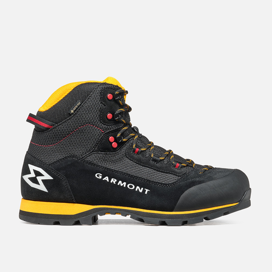 Lightweight and versatile Lagorai II Gtx trekking boots with waterproof suede and mesh upper.