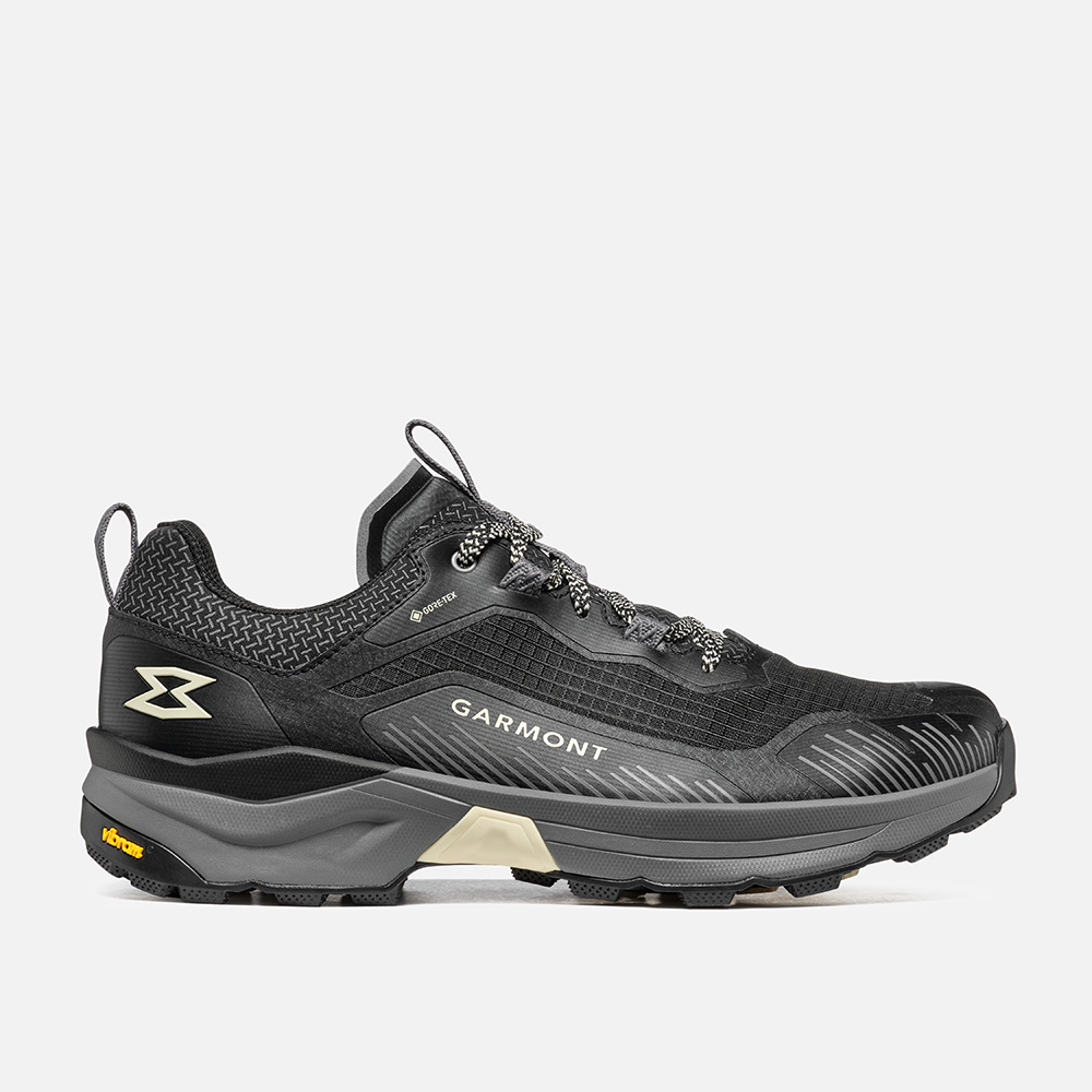 Lightweight, waterproof hiking shoe 9.81 Engage Gtx for quick walks on uneven terrain.