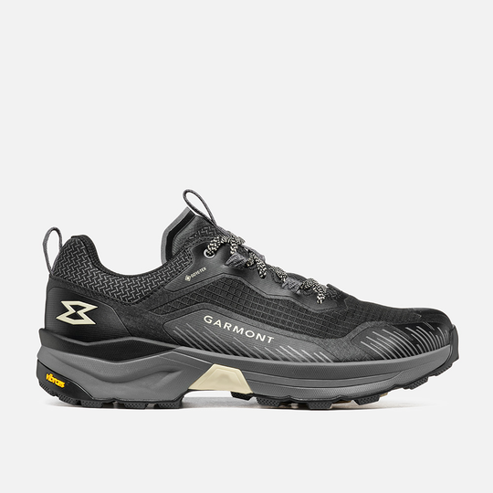 Lightweight, waterproof hiking shoe 9.81 Engage Gtx for quick walks on uneven terrain.