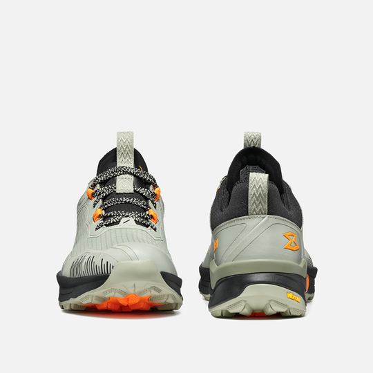 Lightweight waterproof hiking shoes, 9.81 Engage Gtx, designed for fast walks on rugged terrain.
