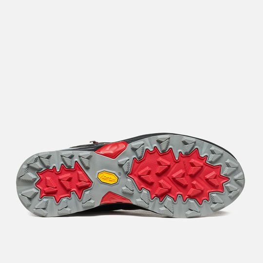 Lightweight 9.81 Engage Mid Gtx hiking shoes with technical mesh and EVA midsole.