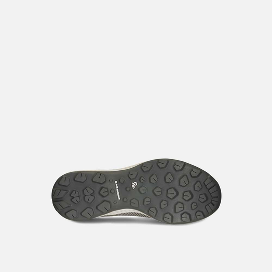 Lightweight hiking shoes with recycled PET upper, sugarcane EVA midsole, and Fast-lace system, 9.81 Pulse.