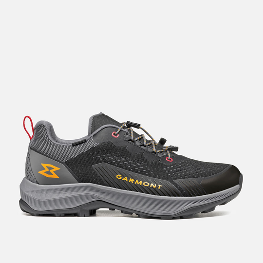 Lightweight, waterproof 9.81 Pulse WP hiking shoe with recycled PET upper and G-DRY membrane.