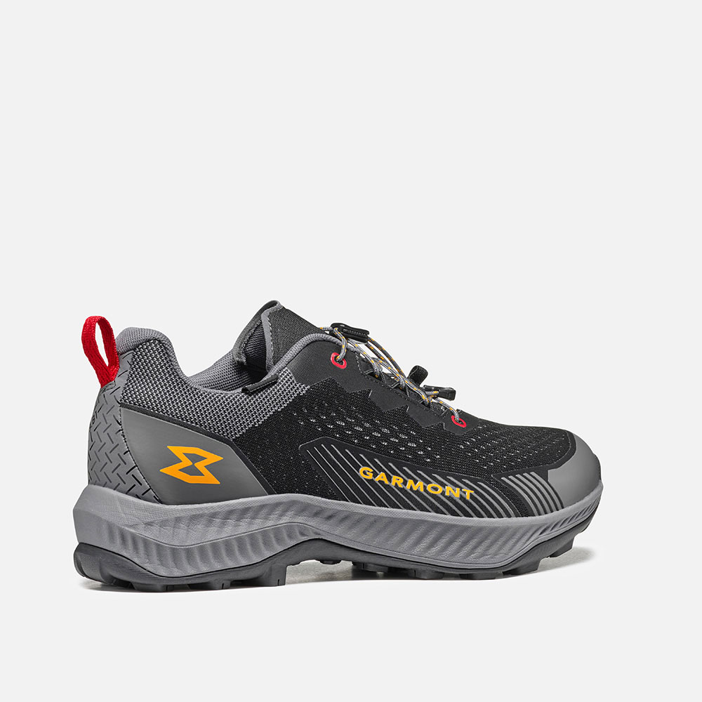 Lightweight waterproof hiking shoes, 9.81 Pulse WP, with recycled PET upper and fast-lace system.