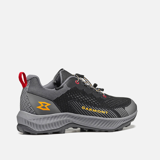 Lightweight waterproof hiking shoes, 9.81 Pulse WP, with recycled PET upper and fast-lace system.