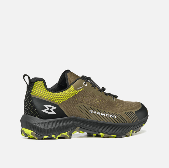 Lightweight waterproof hiking shoes, 9.81 Pulse WP, with recycled PET upper and Fast-lace system.