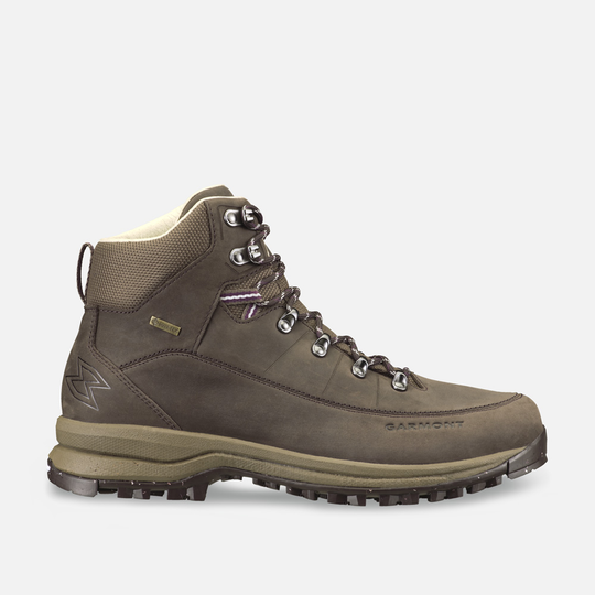 Waterproof Chrono Gtx mountain boots for light trekking with nubuck leather and mesh upper.