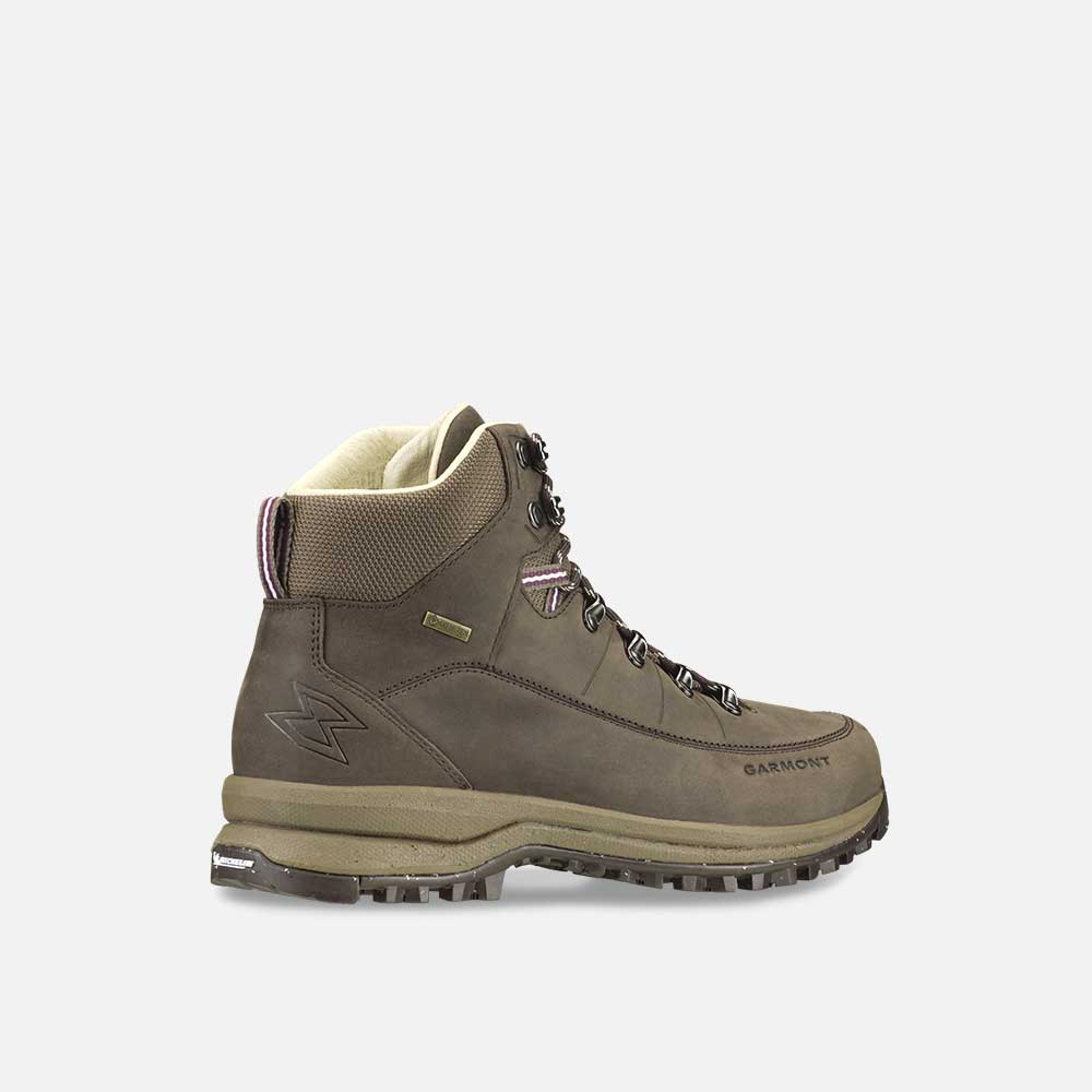 Chrono Gtx waterproof mountain boots for light trekking.