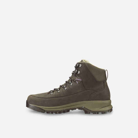 Waterproof Chrono Gtx mountain boots for light trekking, with nubuck leather upper.