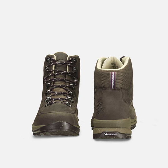 Classic mountain boots Chrono Gtx for light trekking, waterproof nubuck leather.