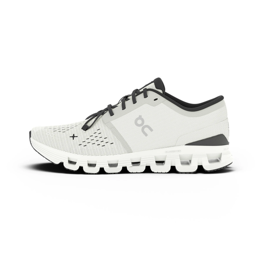 Ultra-flexible Cloud X 4 W training shoe with breathable mesh, star lacing, and 7mm drop.