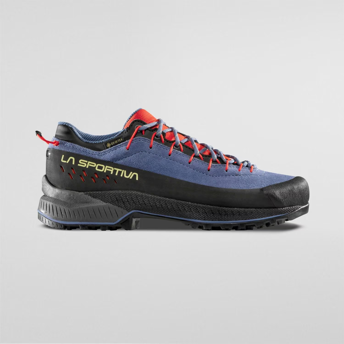 TX4 Evo Woman GTX waterproof trekking shoe with Vibram MegaGrip sole and Gore-Tex membrane for climbing and technical approaches