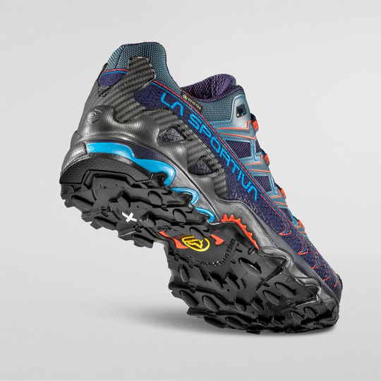 Ultra Raptor II Gtx mountain hiking shoe with GORE-TEX membrane and abrasion-resistant mesh for off-road winter use.