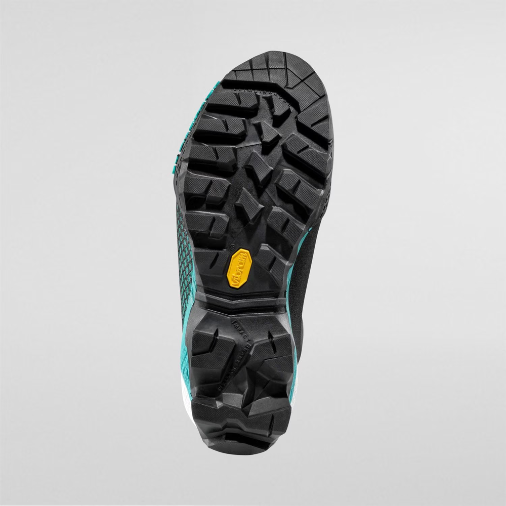 Scarpone tecnico Aequilibrium ST GTX leggero per escursionismo e vie ferrate con suola Vibram.