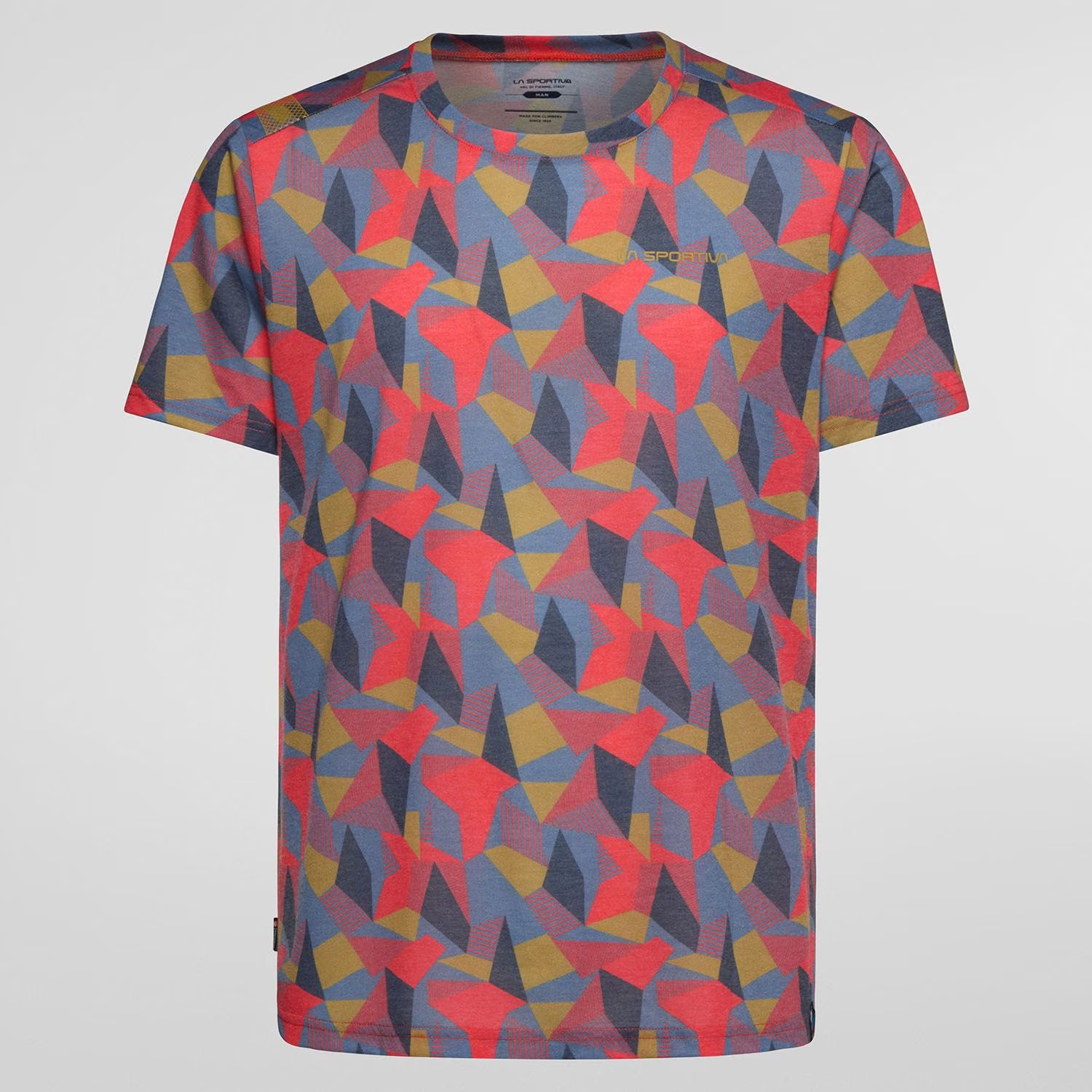 Dimension T-Shirt M with gym-inspired allover graphic, made from recycled polyester and cotton.