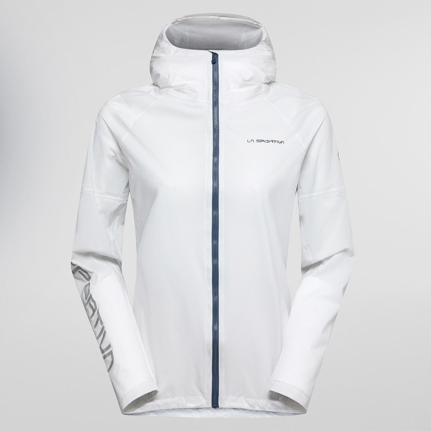 Lightweight waterproof Pocketshell Jkt W with adjustable hood for trail running.
