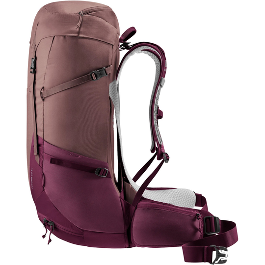 Futura 30 SL women's hiking backpack with ergonomic design and Aircomfort system for ventilation.
