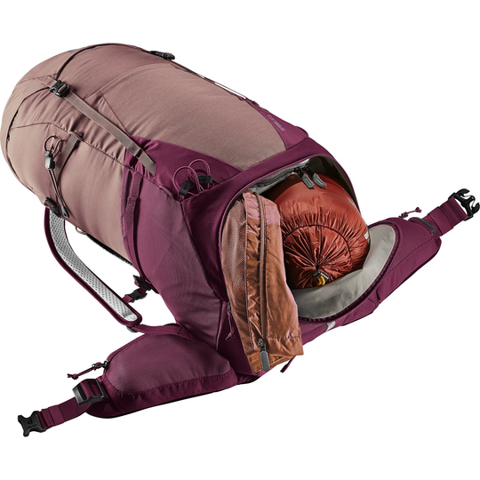 Futura 30 SL women's hiking backpack with adjustable straps and compartments.