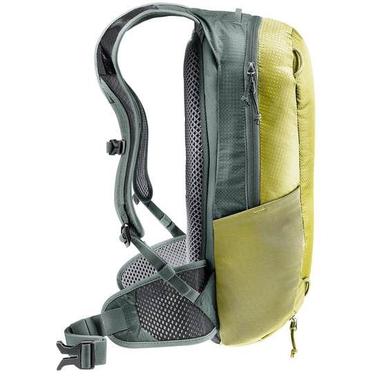 Zaino per bici Race 8 con sistema Airstripes, caratteristiche leggere e materiali riciclati.