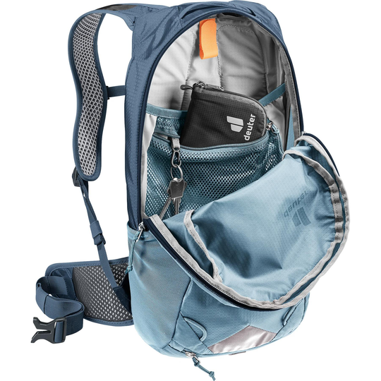Zaino per bici Deuter Race 12 con sistema Airstripes, tasche multiple e materiale riciclato.